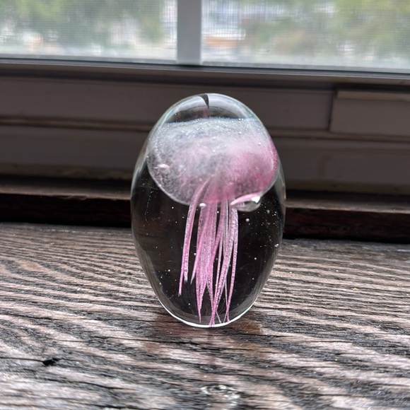 Pink Jellyfish paperweight - Picture 2 of 2